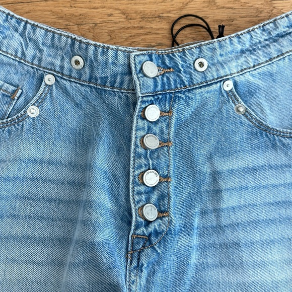 NWT BLANKNYC Denim Head to Head Shorts, 24 - Picture 6 of 9